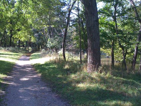 You'll Want To Take This Picture Perfect River Trail Through Illinois
