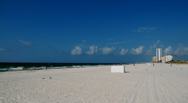 The Underrated Beach Destination With The Whitest, Most Pristine Sand In Alabama