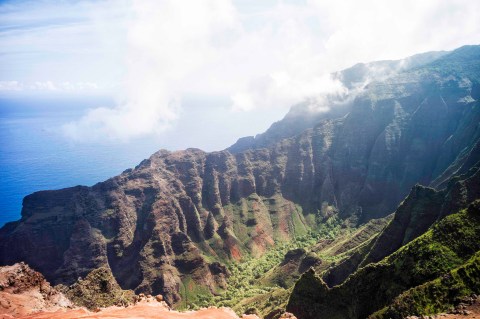 Here Are The 10 Most Popular Hikes In Hawaii... And Where To Go Instead