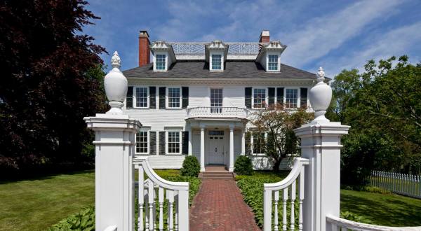 You’ll Want To Visit These 10 Houses In New Hampshire For Their Incredible Pasts