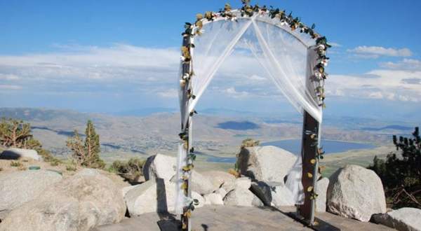 You’ll Never Forget Your Wedding Day At These Odd Nevada Chapels