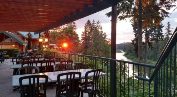 The Beautiful Restaurant Tucked Away In An Oregon Forest Most People Don’t Know About
