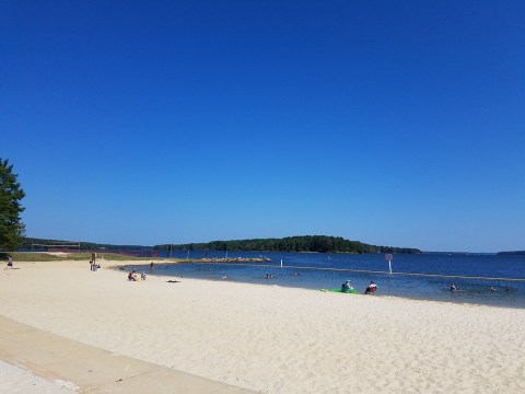 The Underrated Beach With The Whitest, Most Pristine Sand In Mississippi