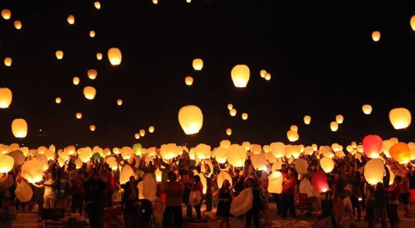 You Don’t Want To Miss This Gorgeous Lantern Festival In Pittsburgh This Year