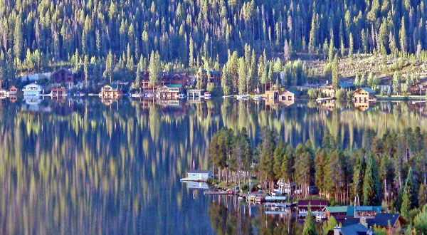 These 5 Charming Waterfront Towns Near Denver Are Perfect For A Day Trip