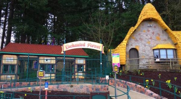 The Enchanted Forest Hiding In Oregon You Need To Visit