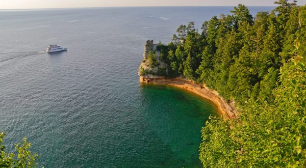 9 Beautiful Boat Tours In Michigan That Will Give You A Whole New Perspective