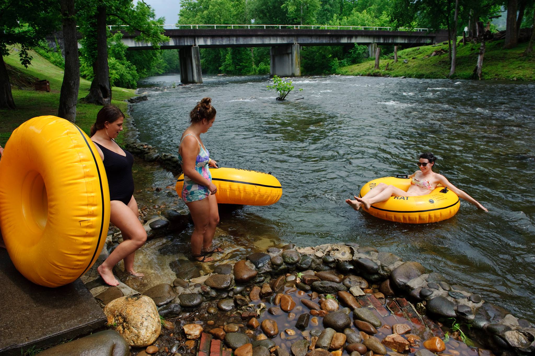 Lazy River Tubing In Tennessee
