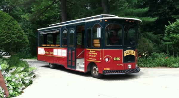 The Minnesota Wine Trolley Tour You’ll Absolutely Love