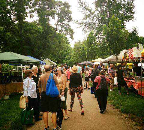 Everyone In Pittsburgh Must Visit This Epic Farmers Market At Least Once