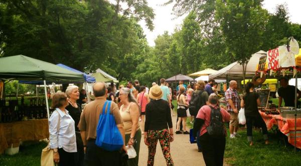 Everyone In Pittsburgh Must Visit This Epic Farmers Market At Least Once