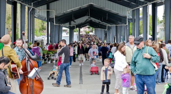 Everyone In Michigan Must Visit This Epic Farmers Market At Least Once