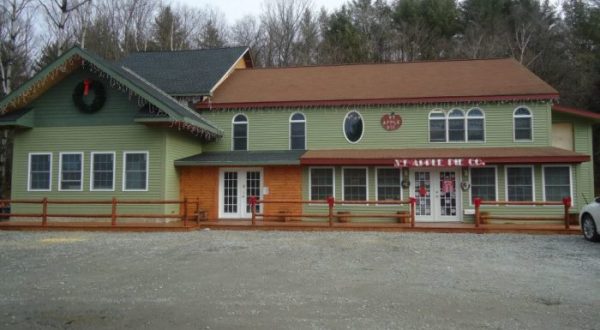 The Mom & Pop Restaurant In Vermont That Serves The Most Mouthwatering Home Cooked Meals