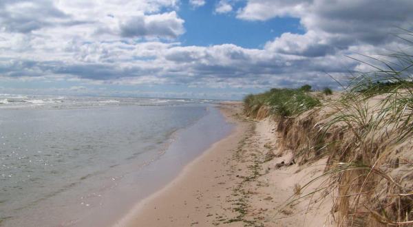 8 Stunning Wisconsin Beaches That Look And Feel Like The Ocean