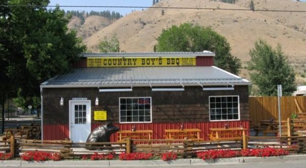 These 7 Hole In The Wall BBQ Restaurants In Washington Are Great Places To Eat