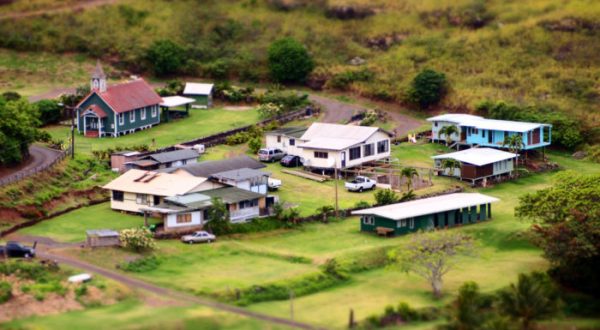 The Remote Town In Hawaii That’s Hard To Get To But So Worth The Trip
