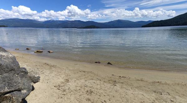The Underrated Beach With The Whitest, Most Pristine Sand In Idaho
