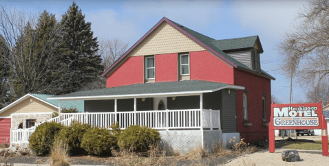 There's A Themed Hotel In The Middle Of Nowhere In North Dakota You'll Absolutely Love