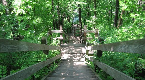 This Just Might Be The Most Underrated Hike In All Of Illinois