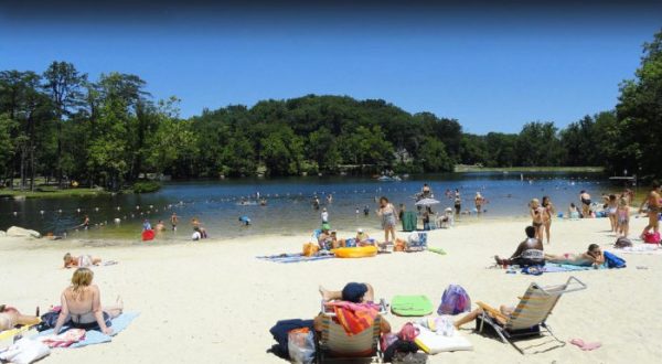 The Underrated Beach With The Whitest, Most Pristine Sand In West Virginia