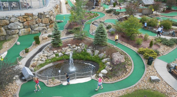 The World’s Longest Mini Golf Hole Is Right Here In New Hampshire And You’ll Love It