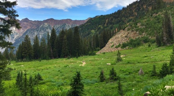Hike This Trail In Utah For A Two-Day Adventure You’ll Never Forget