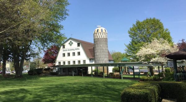 This Charming Restaurant In The Heart Of Amish Country Is An Indiana Dream