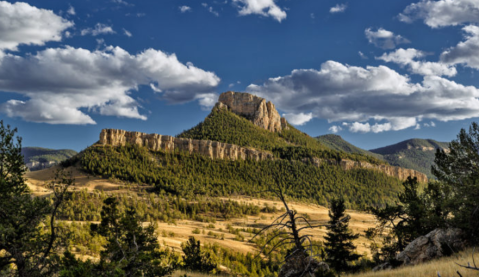 These 10 Road Trips in Wyoming Will Lead You To Places You'll Never Forget