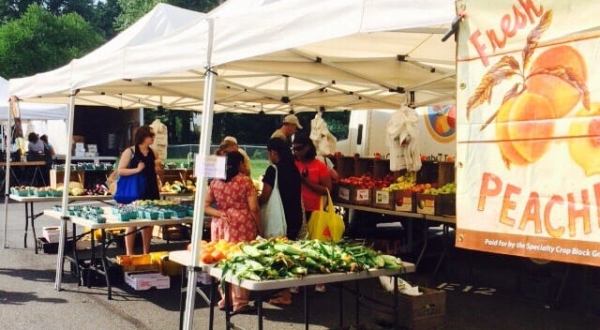 Everyone In Virginia Must Visit This Epic Farmers Market At Least Once