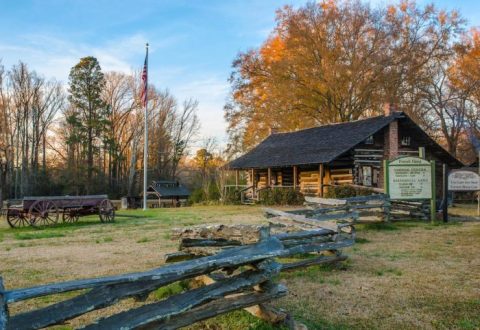 Visit This Historic Village In Mississippi For An Unforgettable Experience