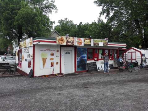 This Restaurant In Iowa Doesn't Look Like Much - But The Food Is Amazing