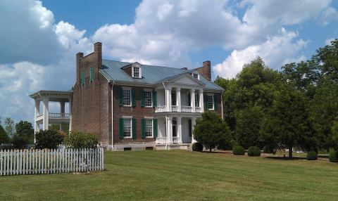 The Story Behind Nashville's Most Haunted House Will Give You Nightmares
