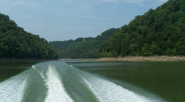 The Underrated Lake Near Nashville That’s Perfect For A Summer Day