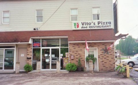 The Little Hole-In-The-Wall Restaurant That Serves The Best Pizza In West Virginia
