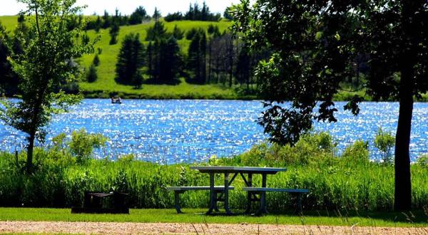 You’ll Never Forget A Day Trip To This Picture Perfect South Dakota Lake