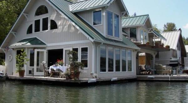 These Floating Homes Near Portland Are The Ultimate Place To Spend The Night