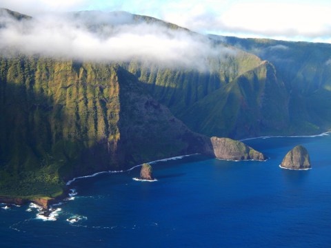 The World's Largest Sea Cliffs Are Right Here In Hawaii And You'll Want To Visit