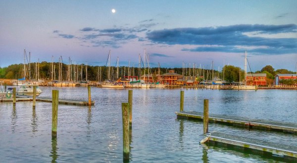 These 11 Charming Waterfront Towns Near Washington DC Are Perfect For A Daytrip