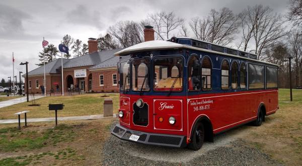 The Virginia Wine Trolley Tour You’ll Absolutely Love
