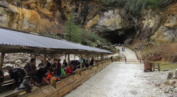You’ll Never Forget A Trip Through This Old Gem Mine In North Carolina