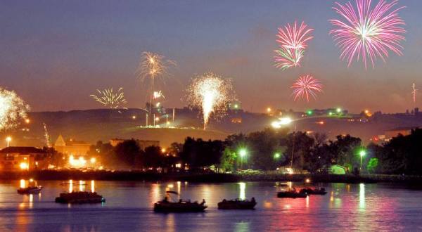 You Won’t Want To Miss These Incredible Fireworks Shows In South Dakota This Year