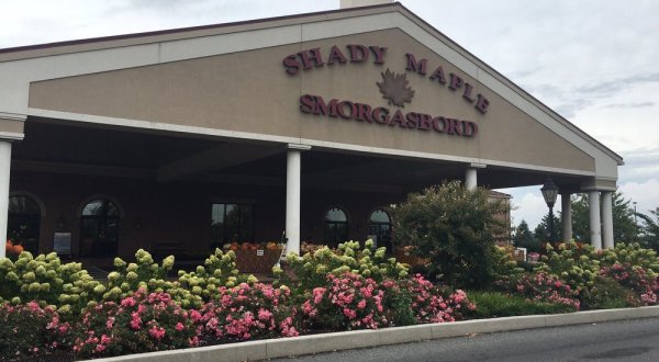 Indulge In A Delicious All-You-Can-Eat Dining Experience At Shady Maple Smorgasbord In Pennsylvania
