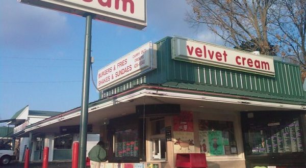 This Legendary Ice Cream Joint In Mississippi Is A Must-Visit