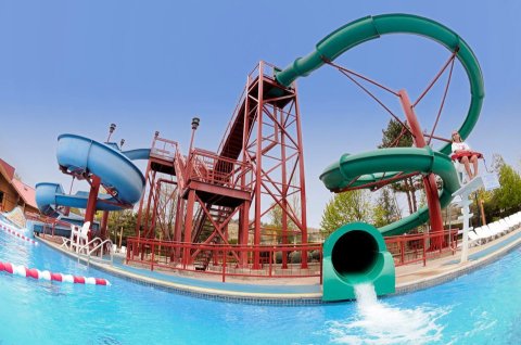 Make Your Summer Epic With A Visit To This Hidden Water Park Near Portland