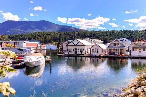 These Floating Cabins in Idaho Are the Ultimate Place to Stay Overnight This Summer