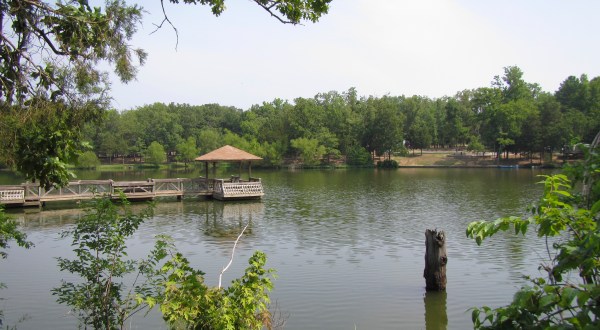 The Underrated Arkansas Lake That’s Perfect For A Summer Day