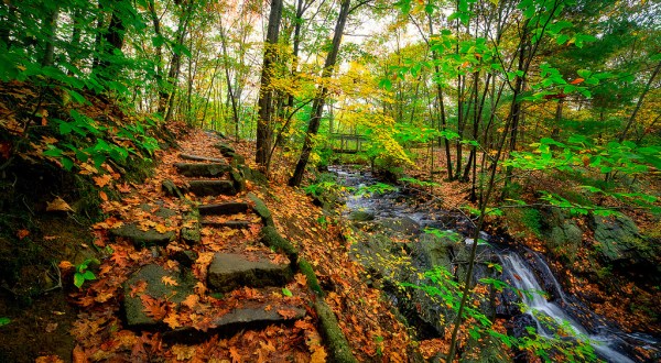 The Hiking Trail Hiding In Maine That Will Transport You To Another World