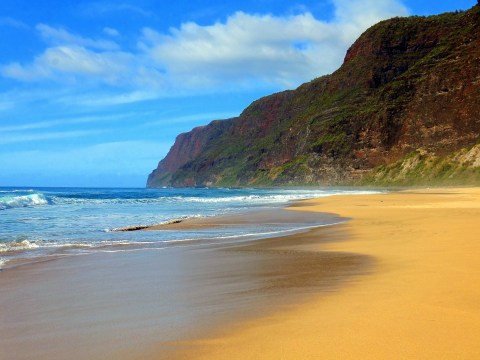 Nobody Will Bother You At Hawaii's Most Secluded And Beautiful Beach
