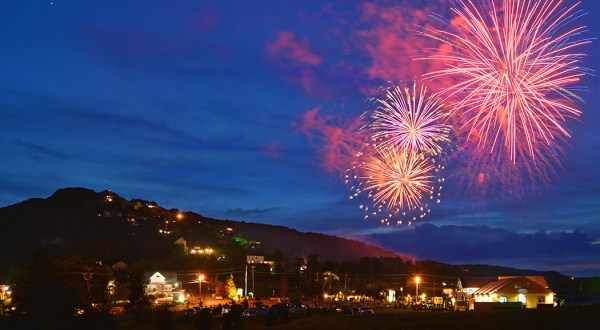 You Won’t Want To Miss These Incredible Fireworks Shows In North Carolina This Year