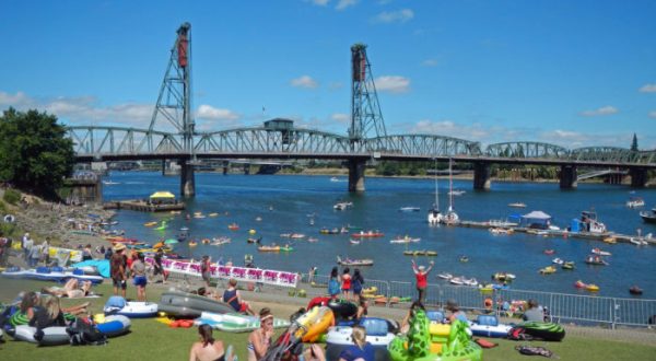 You Won’t Want To Miss This Epic River Float Festival In Oregon This Summer